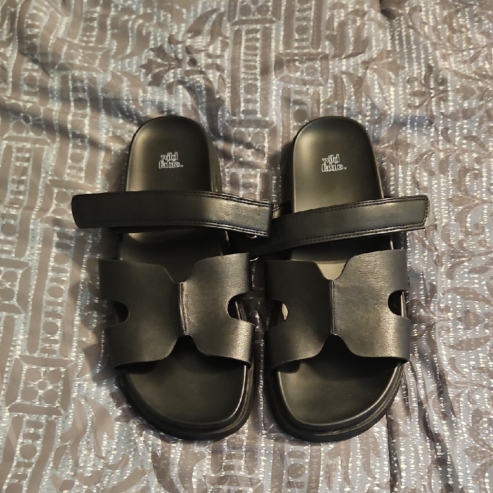 Like New Wild Fable Black Slide Sandals